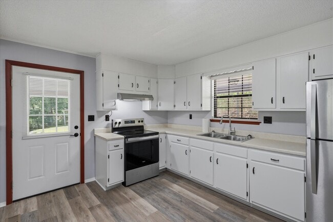 Building Photo - 250 Goodfield Creek Rd