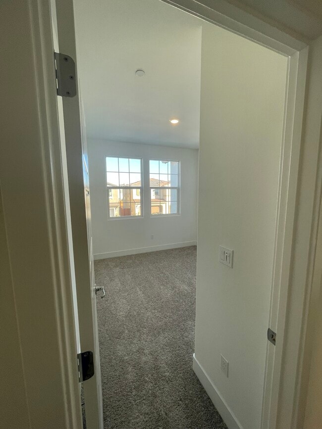 Building Photo - 4803 Lukella Dr