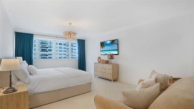 Building Photo - 3430 Galt Ocean Dr