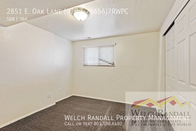 Building Photo - 2851 E Oak Ln