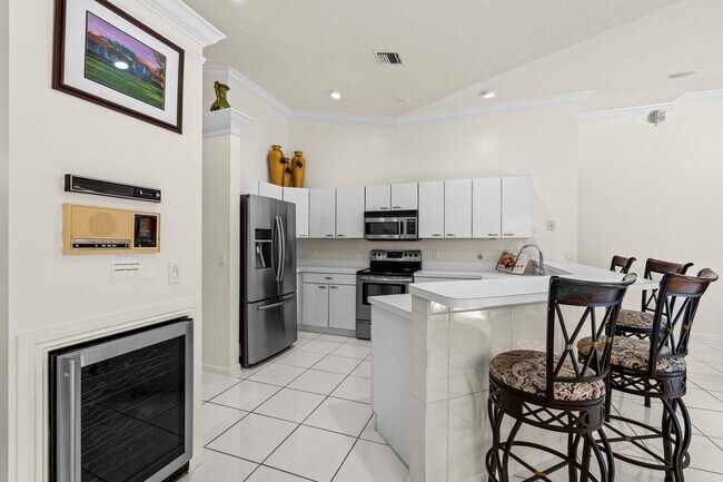 Building Photo - 15495 Rolling Meadows Cir