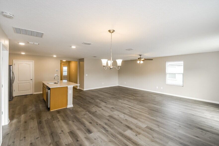 Building Photo - 9092 Tahoe Ln