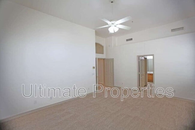 Building Photo - 13872 E Kalil Dr