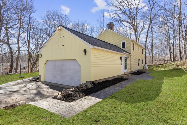 Building Photo - 40 Harkness Dr