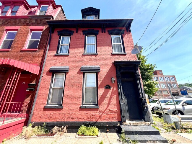 Building Photo - 1815 Locust St