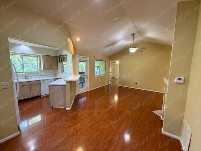 Building Photo - 1147 Captains Bridge