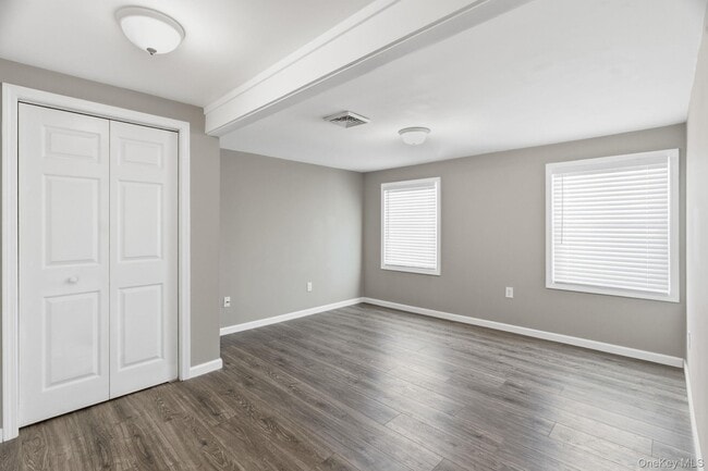 Building Photo - 1614 NY-9G