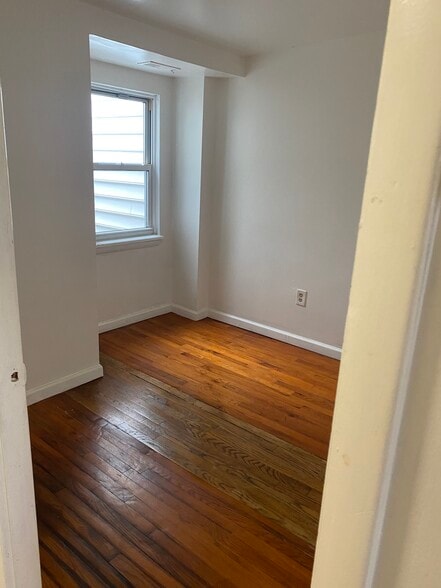 18. Unit 3 Den - 1004 S. 11th Street