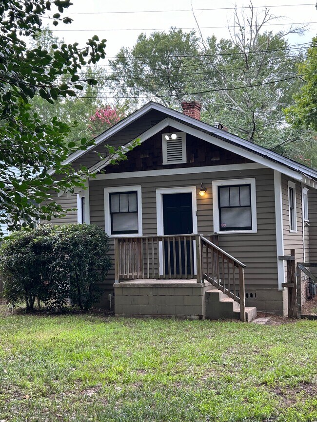 Building Photo - 2411 Preston St
