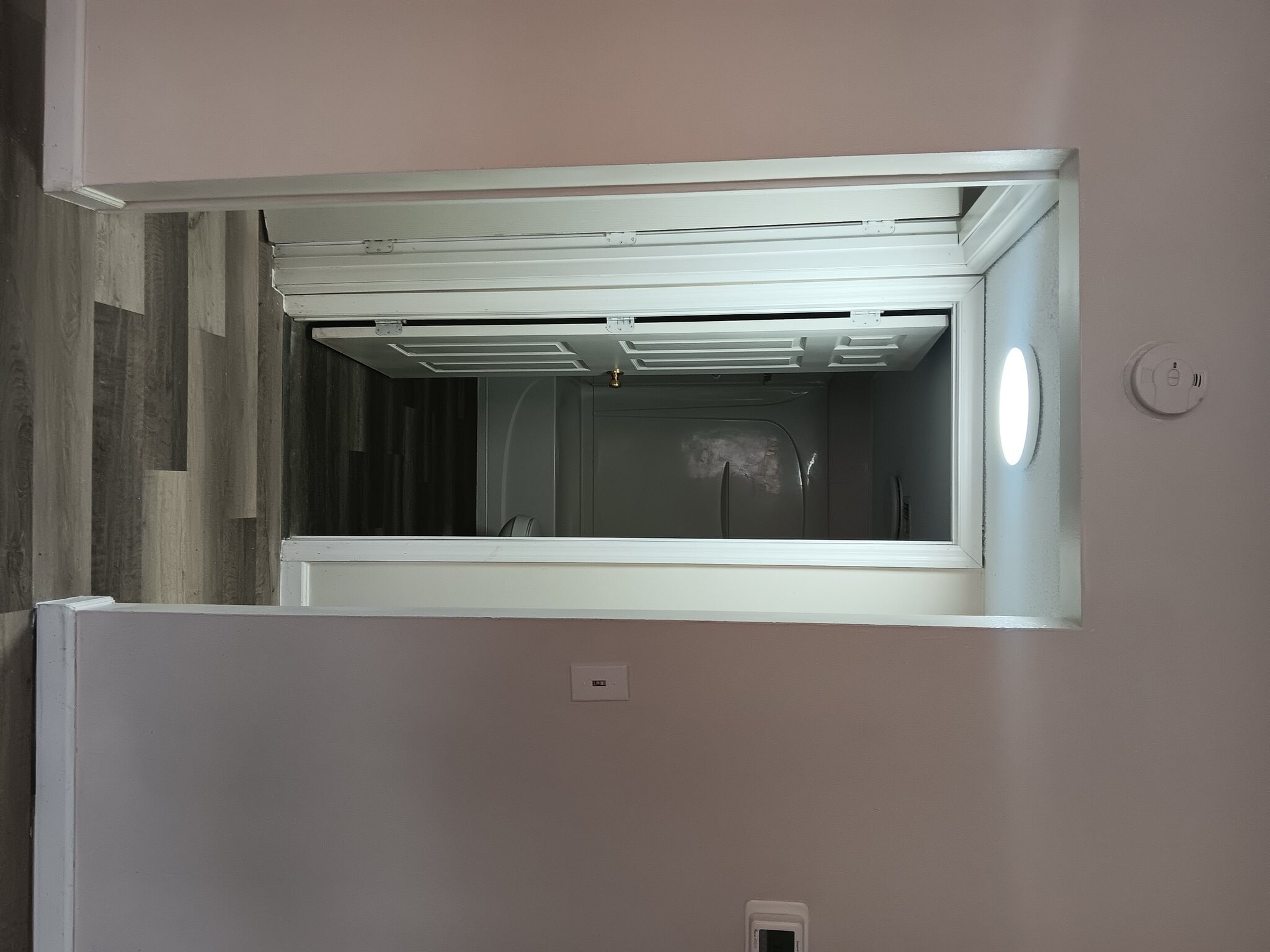 Building Photo - 2541 Myrtle Ave