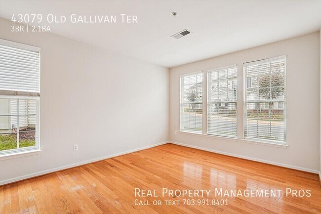 Building Photo - 43079 Old Gallivan Terrace