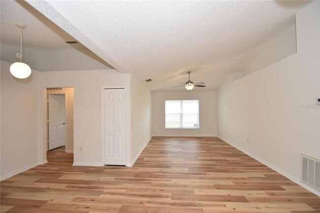 Building Photo - 14 Ryley Ln