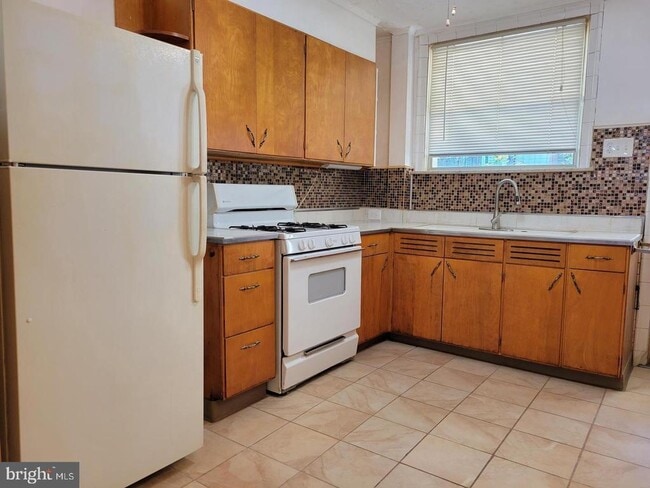 Building Photo - 838 Sears St