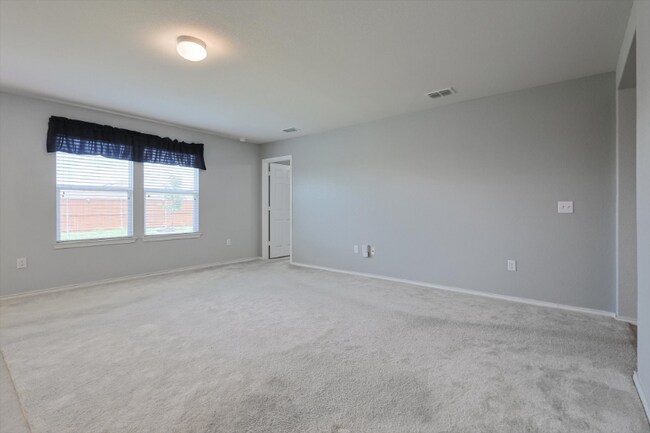 Building Photo - 1613 Waggoner Dr