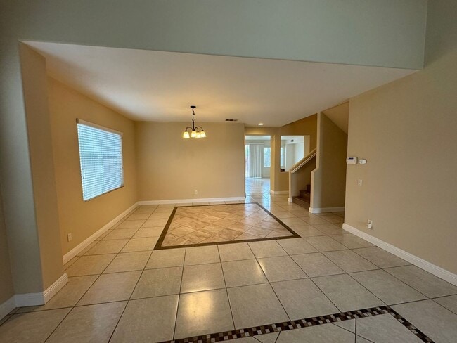 Building Photo - Nice House 5 beds 3.5 bath for lease in Eastvale