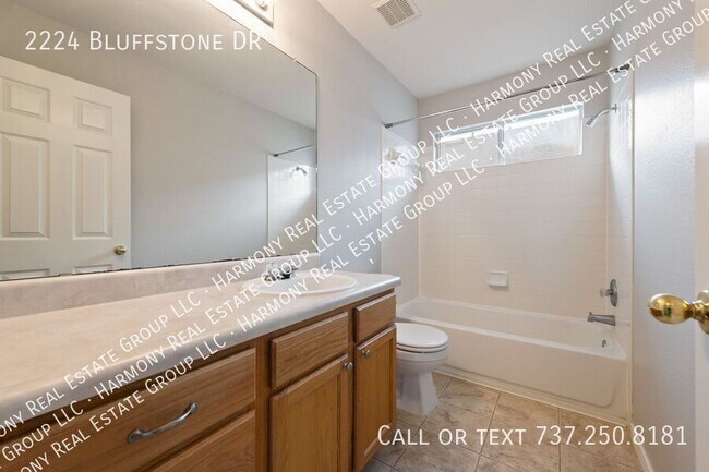 Building Photo - 2224 Bluffstone Dr