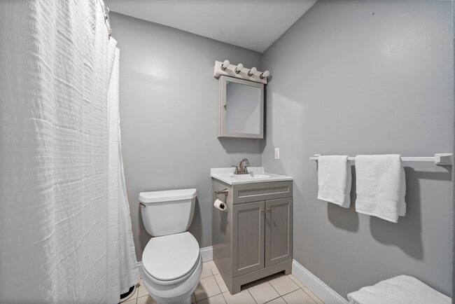 Building Photo - 104 Norton Ave