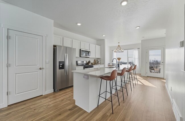 Building Photo - 1007 E Midship Wy