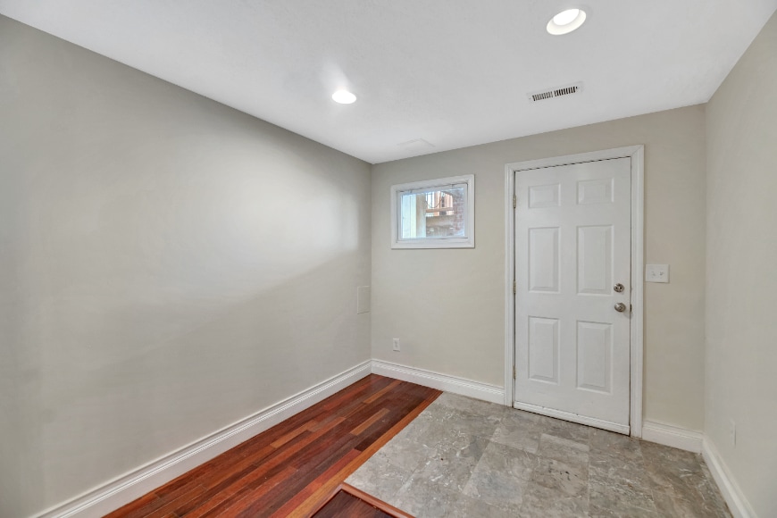 Building Photo - 1865 Newton St NW