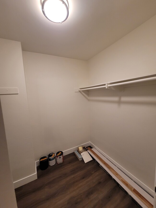 Building Photo - 745 E Bradley Ave