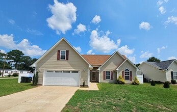 Building Photo - Move In Ready