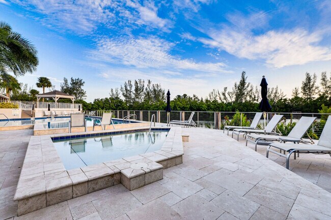 Building Photo - 113 Tidy Island Blvd