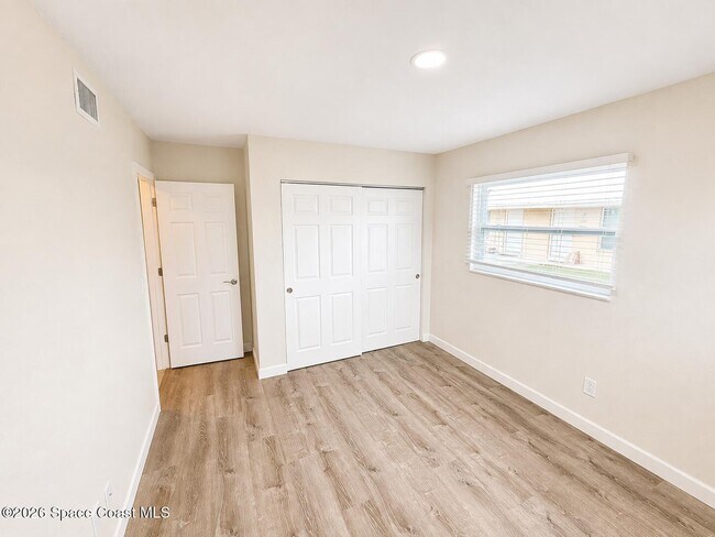 Building Photo - 103 Lagrange Ave