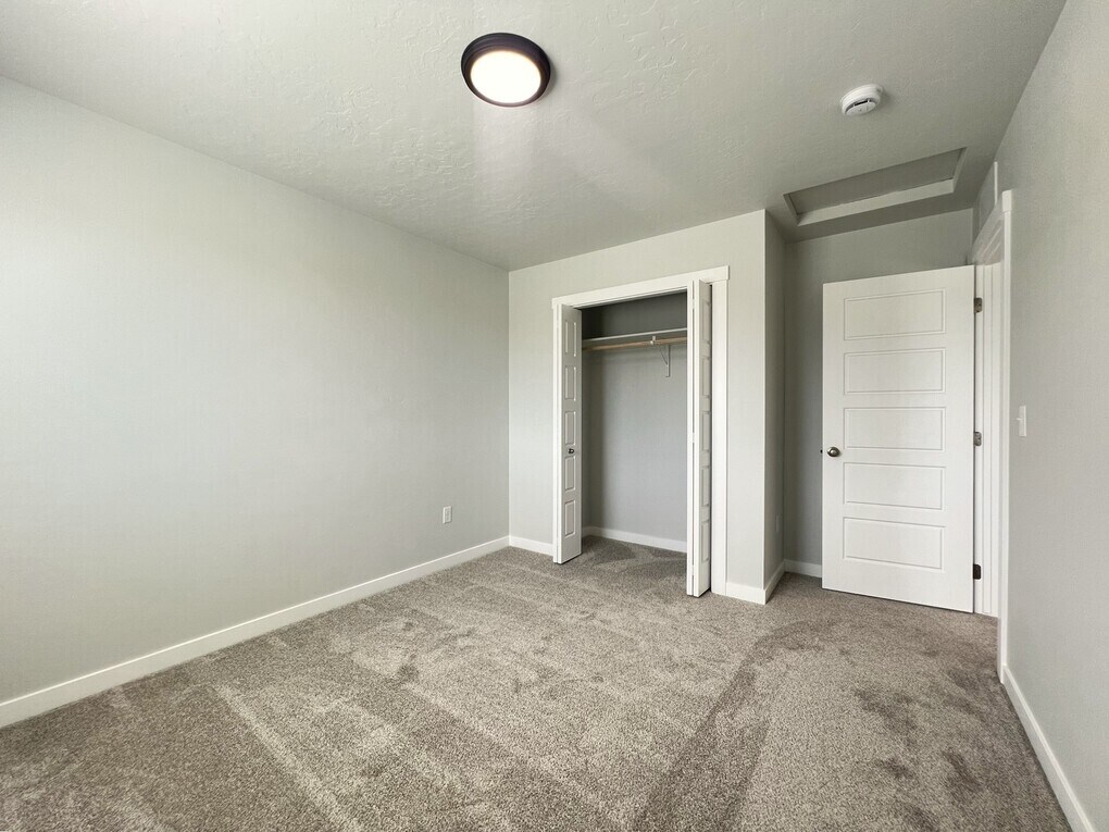 Building Photo - 3089 E Mossy Creek Dr