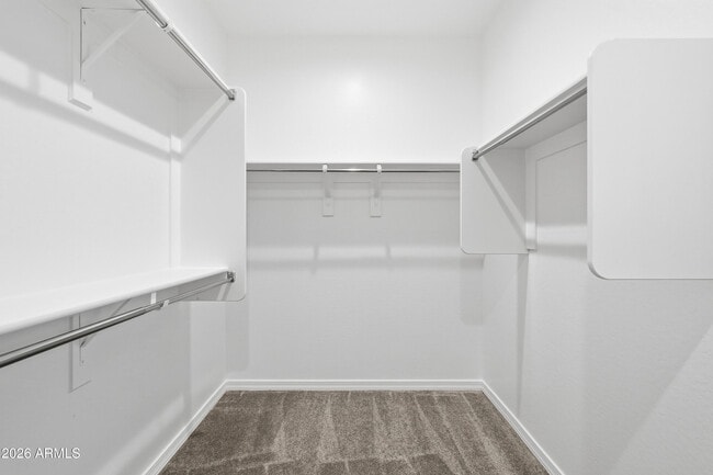 Building Photo - 932 W Macaw Dr