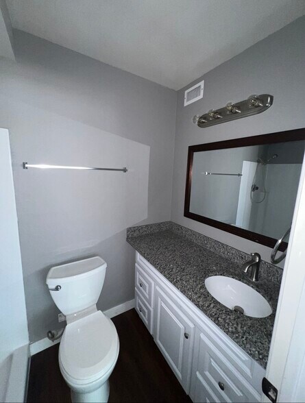 Building Photo - 4434 N 53rd Ln