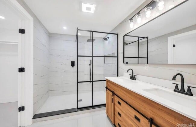 Building Photo - 29 Dillon Dr