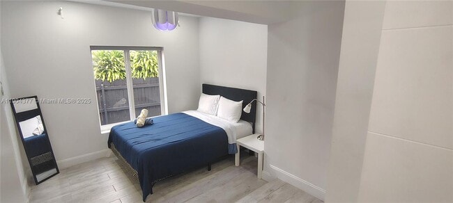 Building Photo - 420 NE 90th St