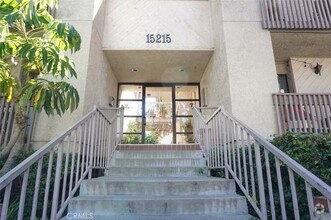 Building Photo - 15215 Magnolia Blvd