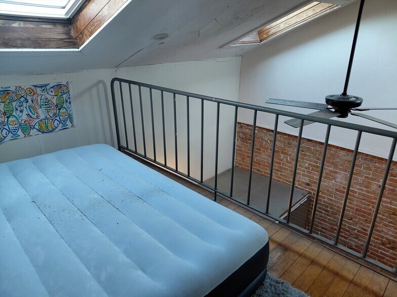 Building Photo - 20 Ellery St