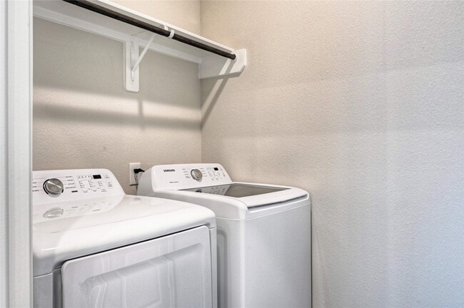 Building Photo - 11779 White Cedar St