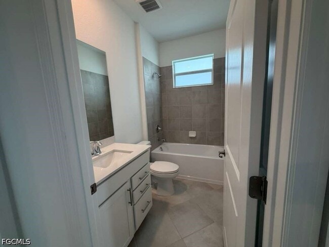 Building Photo - 14778 Martingale Pl