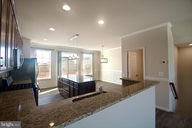 Building Photo - 105 Gristmill Ct