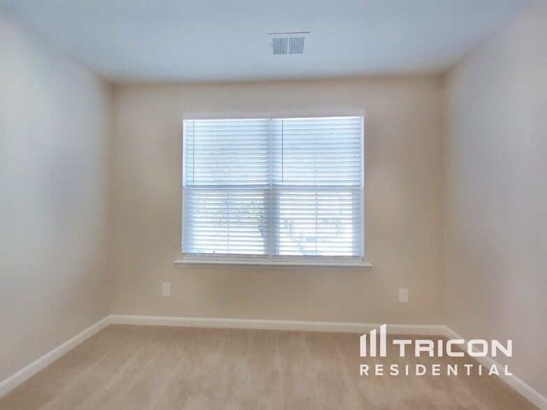 Building Photo - 311 Woodfern Ct