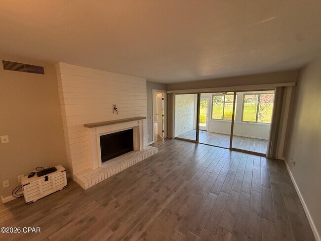 Building Photo - 4301 Bay Point Rd