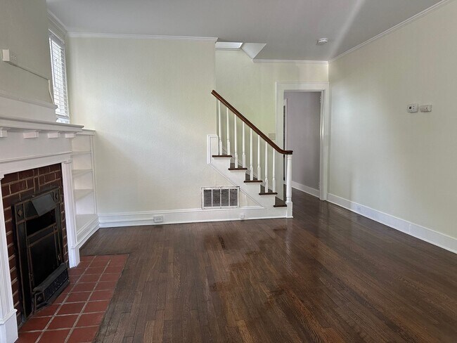 Building Photo - Three bedroom, three bath house in West End!