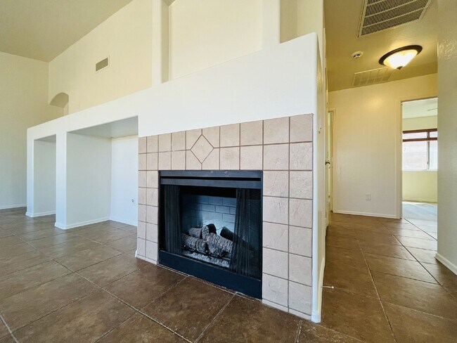 Building Photo - "Charming 3-Bedroom Oasis with 2 Full Baths in Buckeye - 1574 Sq Ft of Comfort!"