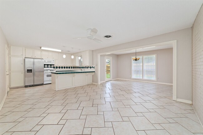 Building Photo - 4118 Donna Lynn Dr