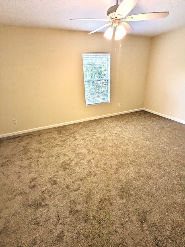 Building Photo - 4 Bedroom Port Orange, Coquina Cove - Town...