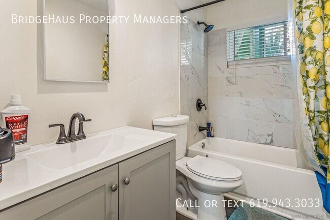 Building Photo - **$500 OFF FIRST MONTH'S RENT** Convenient...