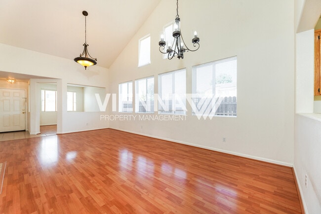 Building Photo - Cute 3 Bedroom Home in Twelve Bridges