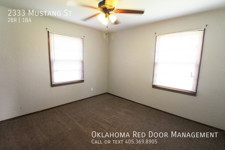 Building Photo - 2333 Mustang St