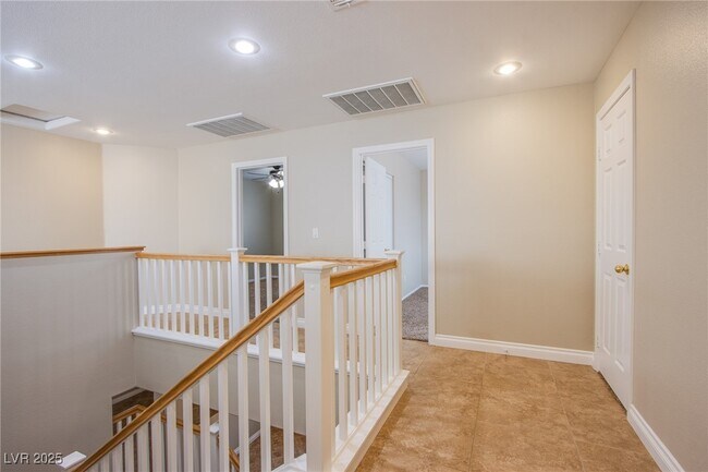 Building Photo - 462 Kirkstone Way