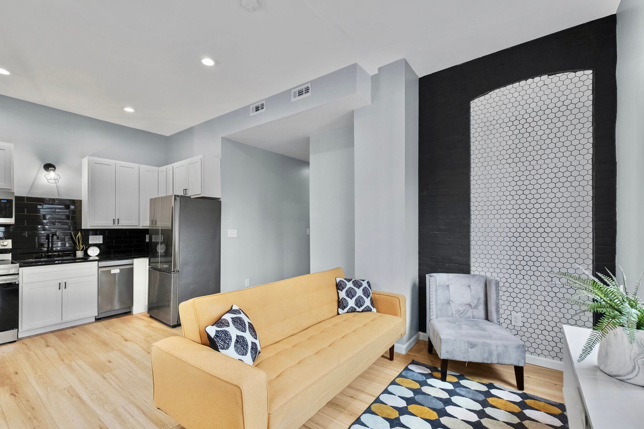 2 bed, 1 bath, newly renovated, all electric, 2 units available - 3855 S Compton Ave