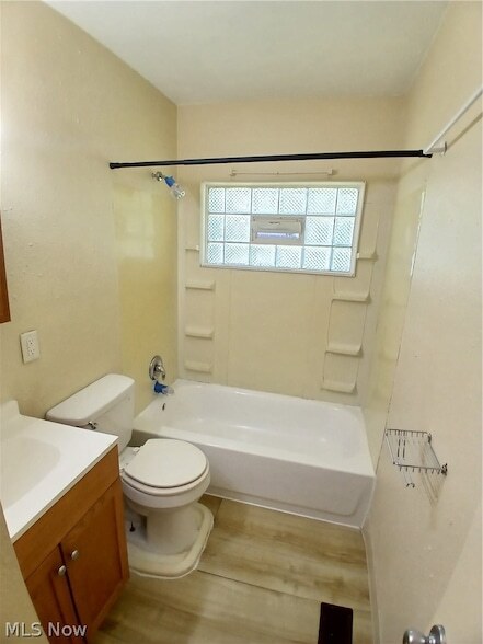 Building Photo - 3025 1/2 Northgate Avenue Unit 1/2