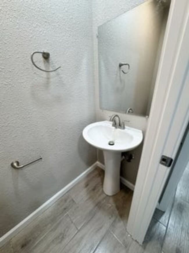 Building Photo - 8746 Glen Meadow Ln